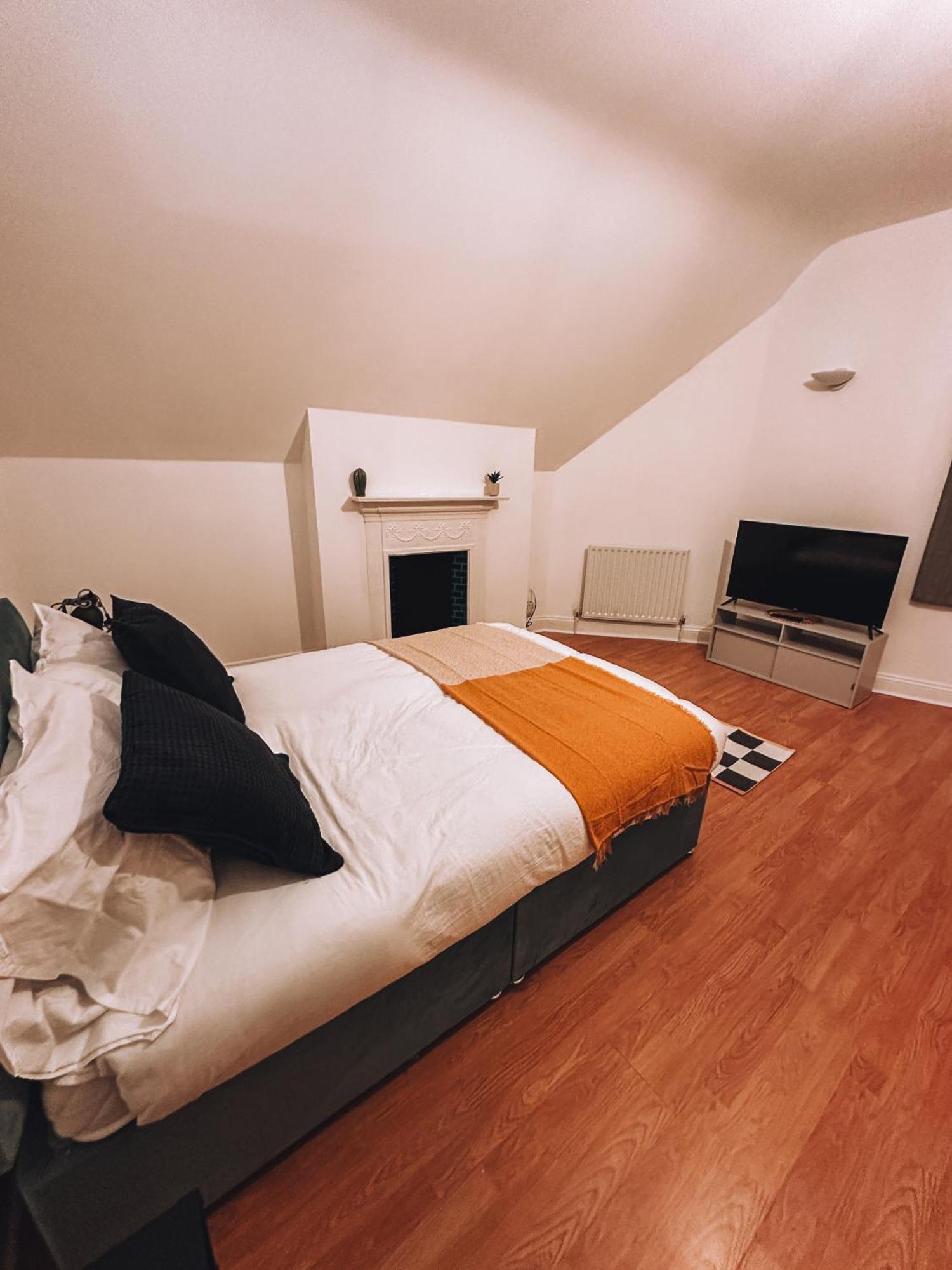 Spacious 3 Rooms In Tooting London Bagian luar foto