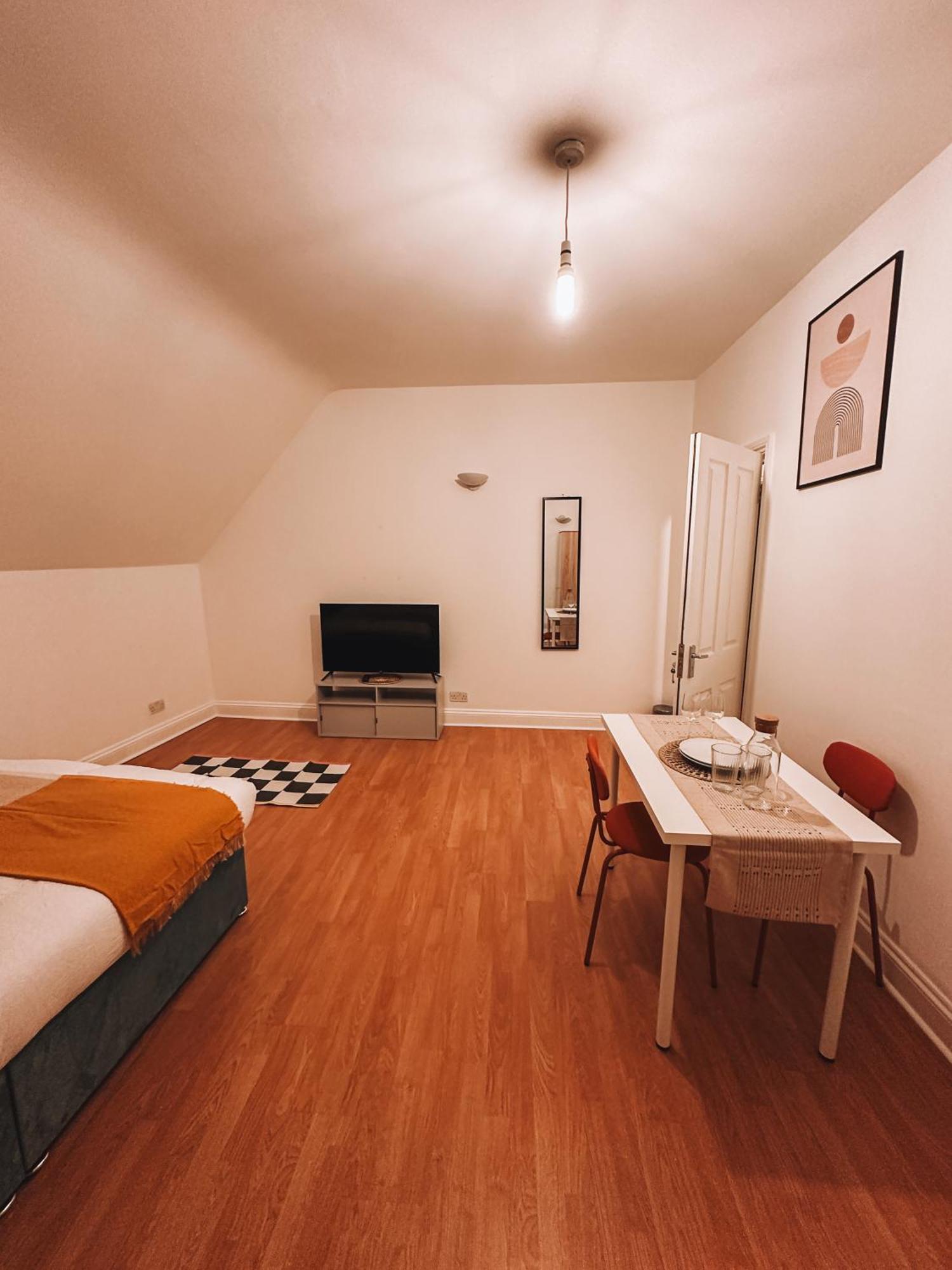 Spacious 3 Rooms In Tooting London Bagian luar foto