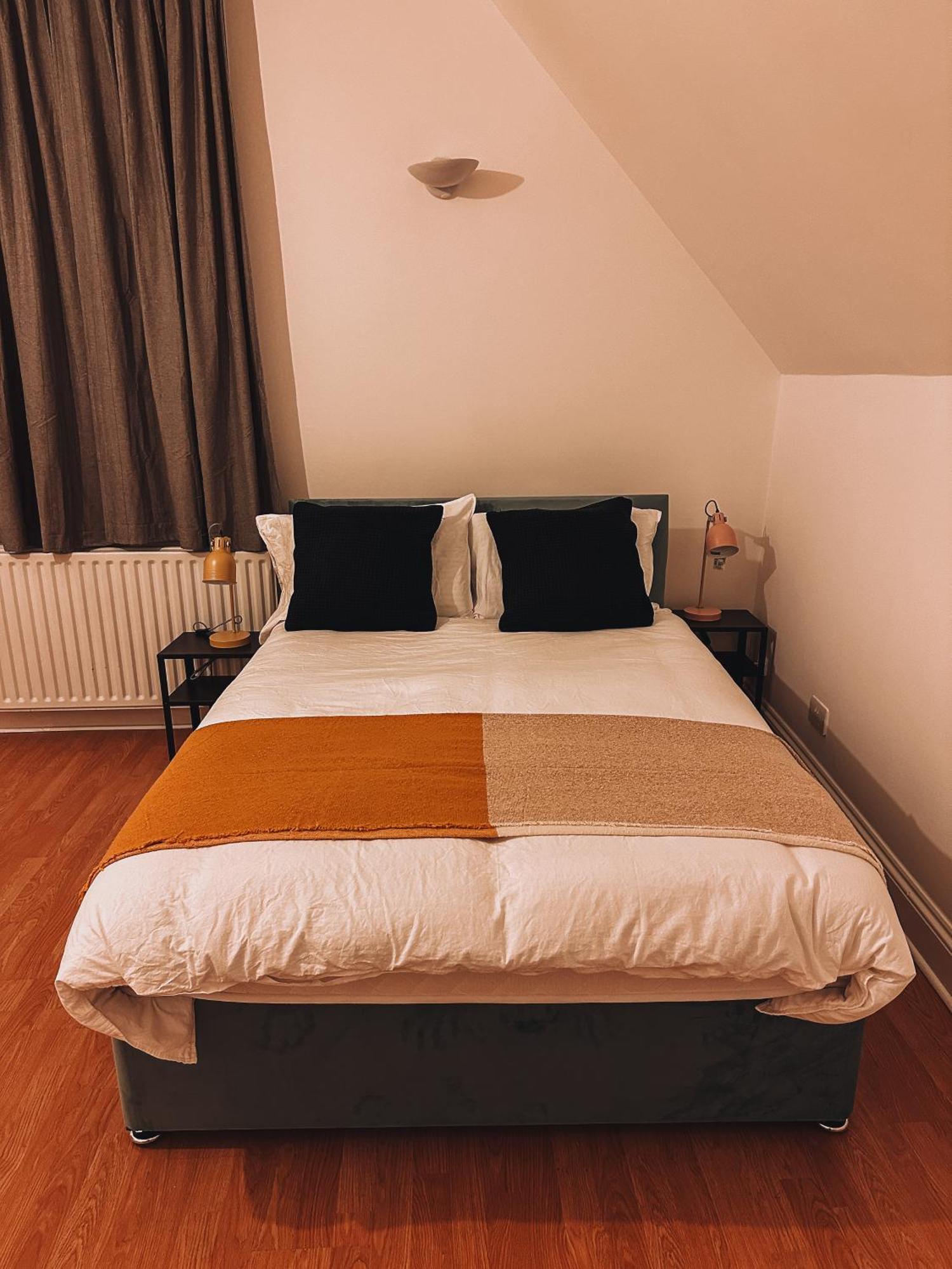 Spacious 3 Rooms In Tooting London Bagian luar foto