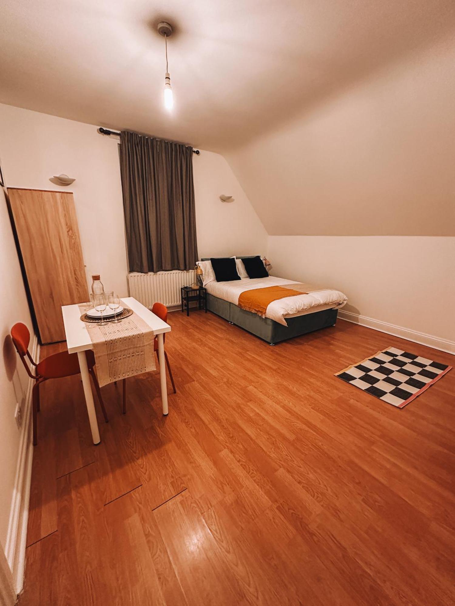 Spacious 3 Rooms In Tooting London Bagian luar foto